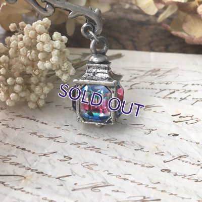 画像4: アイリスガラスのランタンブローチ