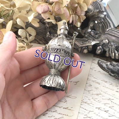 画像12: シルバー香水ボトル