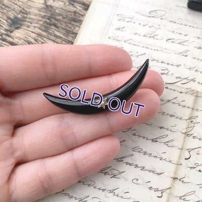 画像11: パールとフレンチジェットの三日月ブローチ