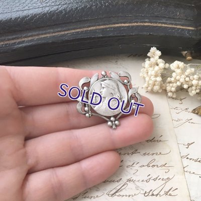 画像7: ジャンヌダルクとヤドリギのシルバーブローチ