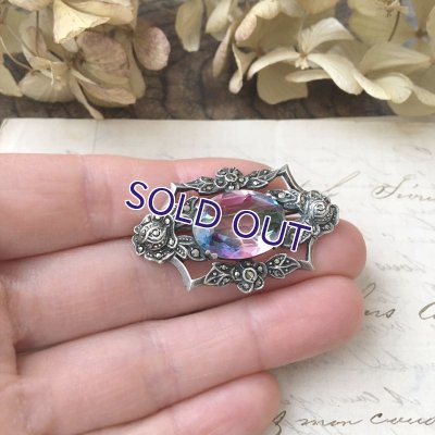 画像9: アイリスガラスのバラとマーカサイトのブローチ