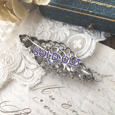 画像6: クリアガラスのロカイユデザインブローチ