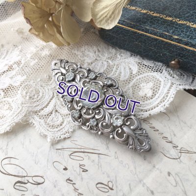 画像3: クリアガラスのロカイユデザインブローチ