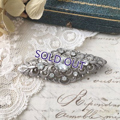 画像4: クリアガラスのロカイユデザインブローチ