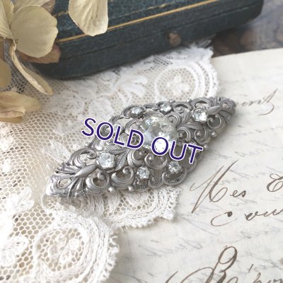 画像5: クリアガラスのロカイユデザインブローチ