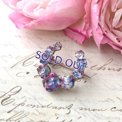 画像10: アイリスガラスのホースシューブローチ