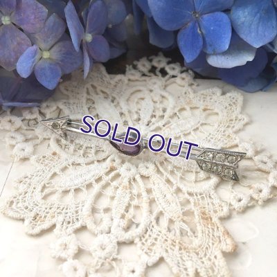 画像7: パープルガラスのアローブローチ