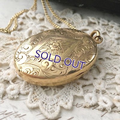 画像5: 手彫り細工のゴールドロケットペンダント