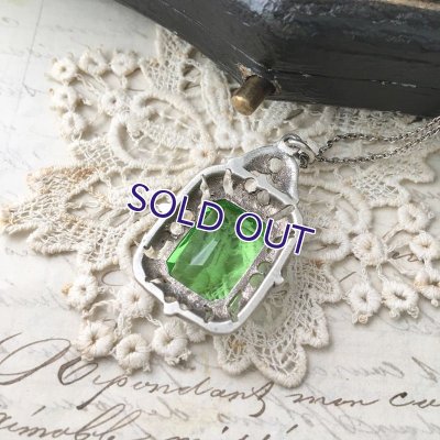 画像8: グリーンガラスのシルバーペンダント