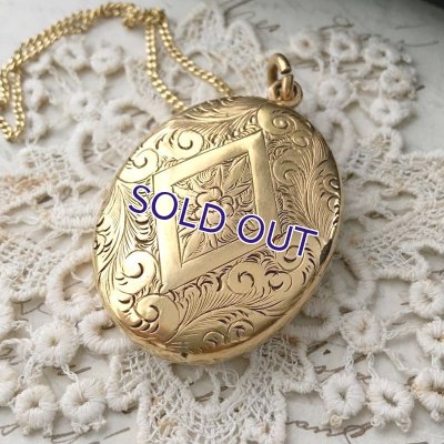 画像3: 手彫り細工のゴールドロケットペンダント