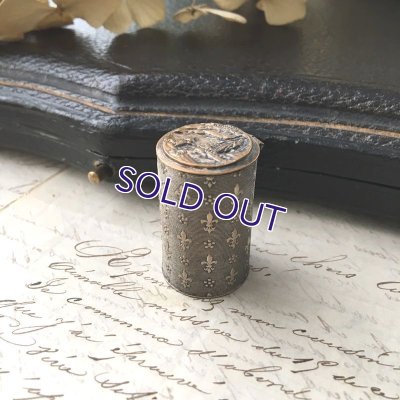 画像3: ルルドの奇跡メダイとフルールドリスの筒形ケース