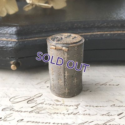 画像4: ルルドの奇跡メダイとフルールドリスの筒形ケース