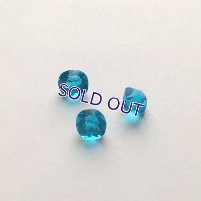 画像5: アンティークブルーガラスストーン 六角カット 約7.1〜7.5mm