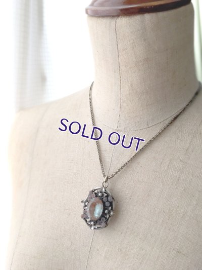 画像11: 葡萄の葉とパールのサフィレットロケットペンダント