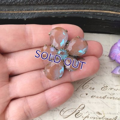 画像13: サフィレットのスミレブローチ