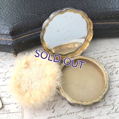 画像10: 銀製 百合の紋章彫金細工のコンパクト