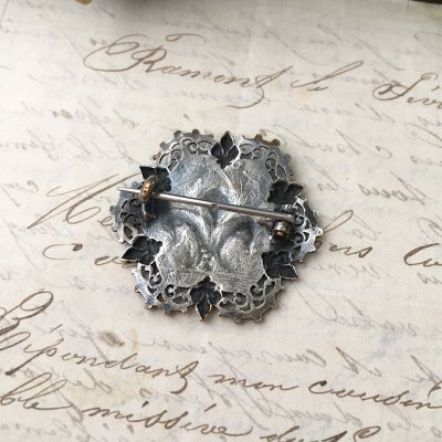 画像7: フルールドリスとND紋章のブローチ