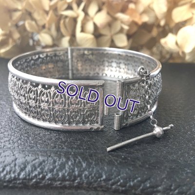 画像5: 銀製 アラベスク文様の透かし細工バングル