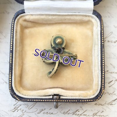 画像7: ベルリンガラスのクローバーブローチ