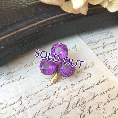 画像13: アメジストガラスのクローバーブローチ