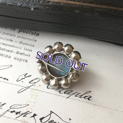 画像9: 濃色サフィレットのデイジーブローチ