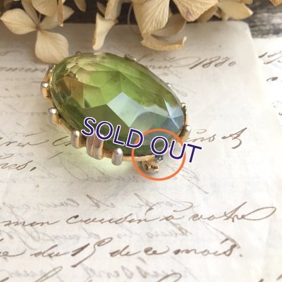 画像6: 大きなグリーンガラスのオーバルブローチ