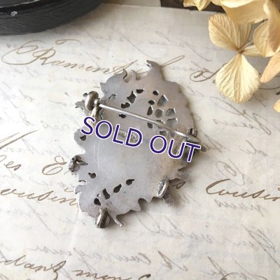 画像7: 銀製 ロカイユ文様のブローチ