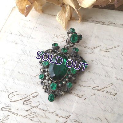 画像10: エメラルドガラスのロケットペンダント