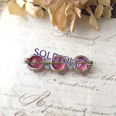 画像6: ピンクガラスの三連ブローチ
