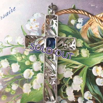 画像6: 銀製 蛍光ブルーガラスとマーカサイトのクロスペンダント