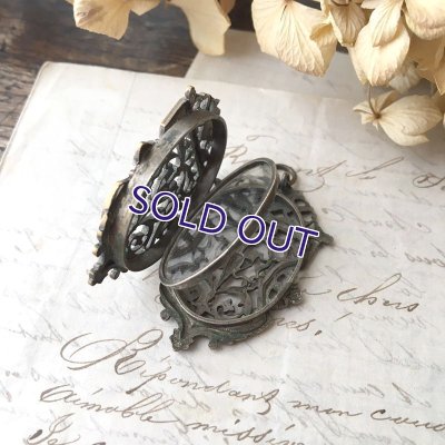 画像11: アカンサス文様のロケットペンダント