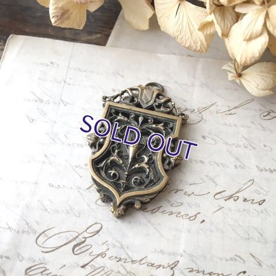 画像4: アカンサス文様のロケットペンダント