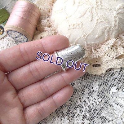 画像9: 銀製 唐草文様のシンブル