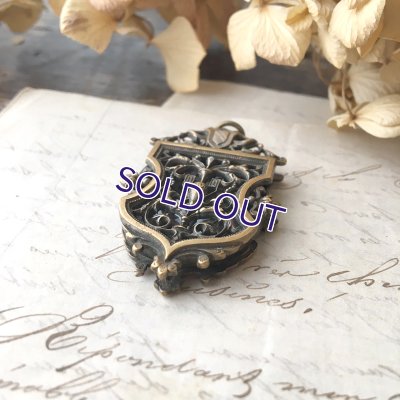 画像5: アカンサス文様のロケットペンダント