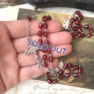 画像11: 百合十字の赤ガラスロザリオ