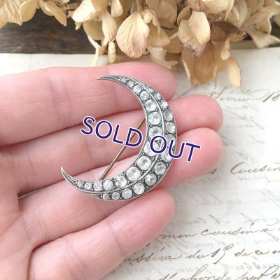 画像12: 銀製 ペーストガラスの大きな三日月ブローチ