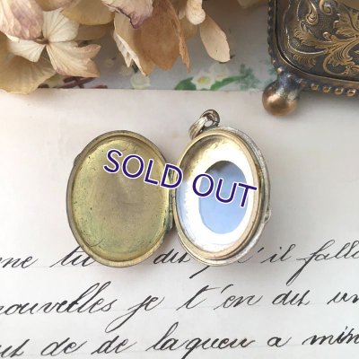 画像8: シードパールクロスとフレンチジェットのロケットペンダント