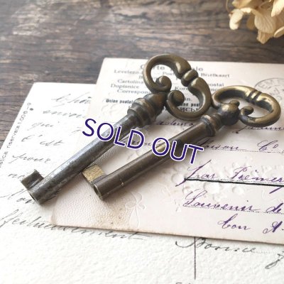 画像6: アンティークキー 丸型２個セット