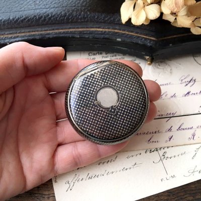 画像12: 銀製 ニエロ細工のコンパクトケースB