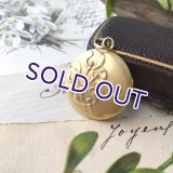 ORIA ヤドリギのゴールドロケットペンダント