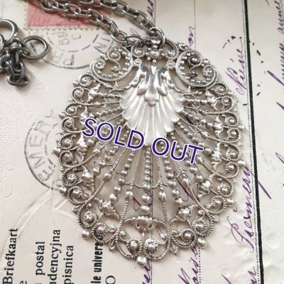 画像3: 貝殻モチーフの透かし細工ペンダント