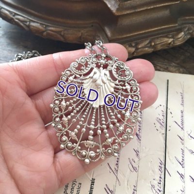 画像8: 貝殻モチーフの透かし細工ペンダント