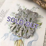 銀製『TMW』イニシャルモノグラムの大きなブローチ