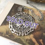 サラマンダー紋章とヤドリギの大きなペンダント