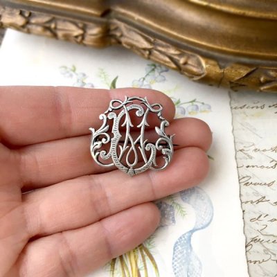 画像8: 銀製『MC』イニシャルモノグラムのブローチ