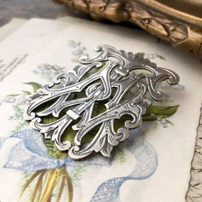 画像8: 銀製『TMW』イニシャルモノグラムの大きなブローチ