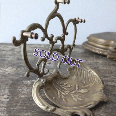 画像4: ロカイユ文様の懐中時計ホルダー