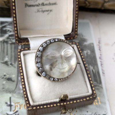 画像11: マンインザムーンとペーストガラスのブローチ