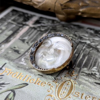 画像4: マンインザムーンとペーストガラスのブローチ