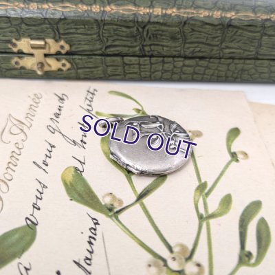 画像7: 銀製 ヤドリギのロケットペンダント